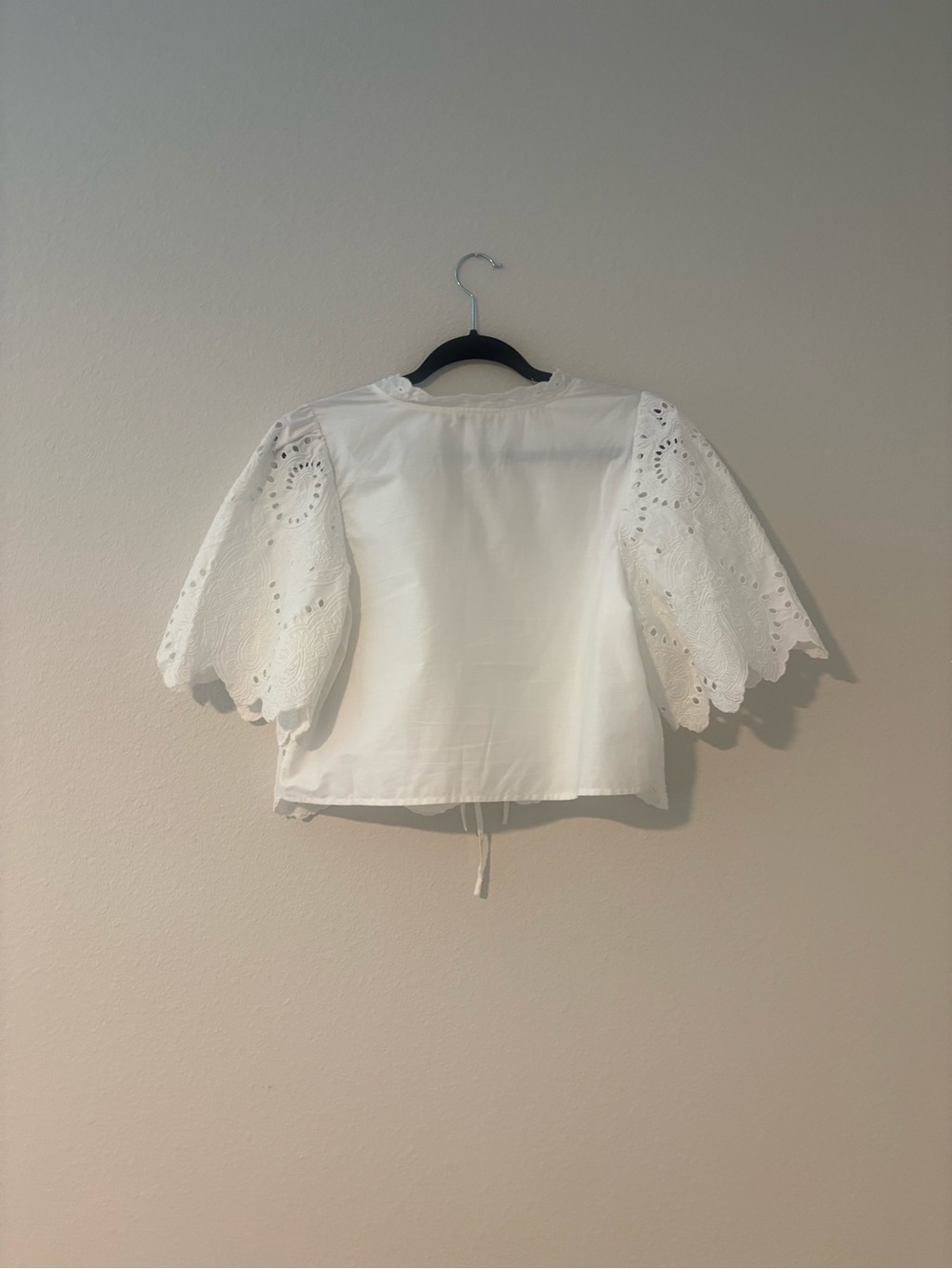 Moon River White Eyelet Lace-Up Puff Sleeve Crop Top - Picture 6 of 10